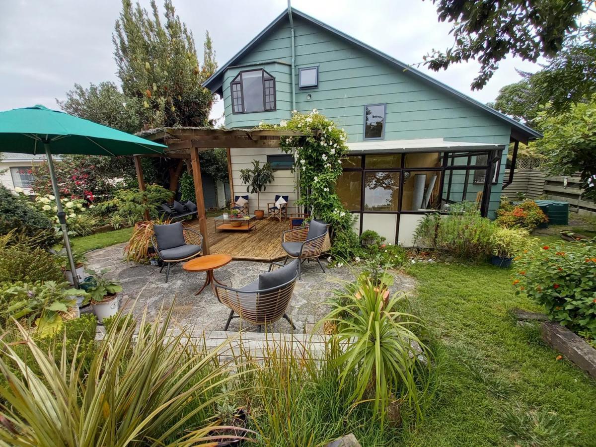 Birds Eyes Te Awanga Bed & Breakfast ภายนอก รูปภาพ