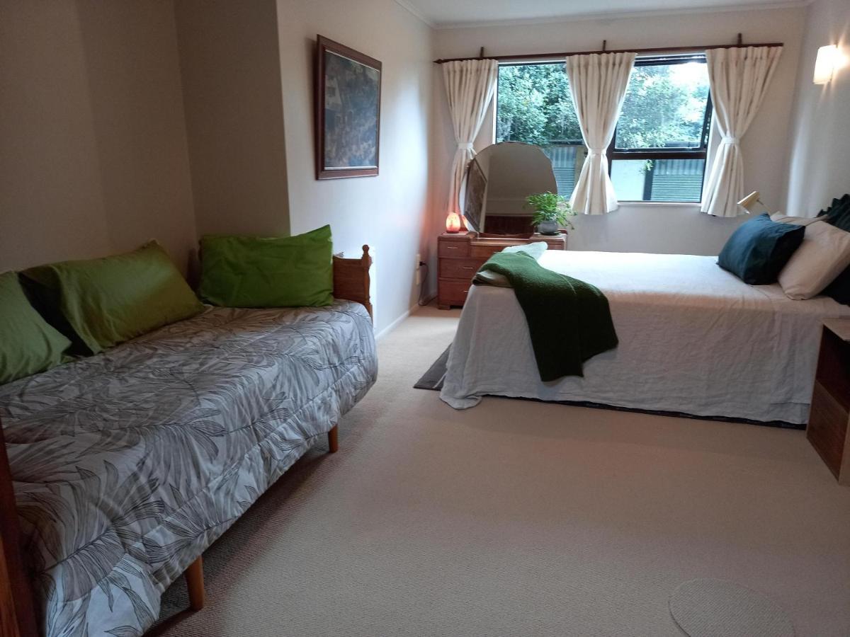 Birds Eyes Te Awanga Bed & Breakfast ภายนอก รูปภาพ