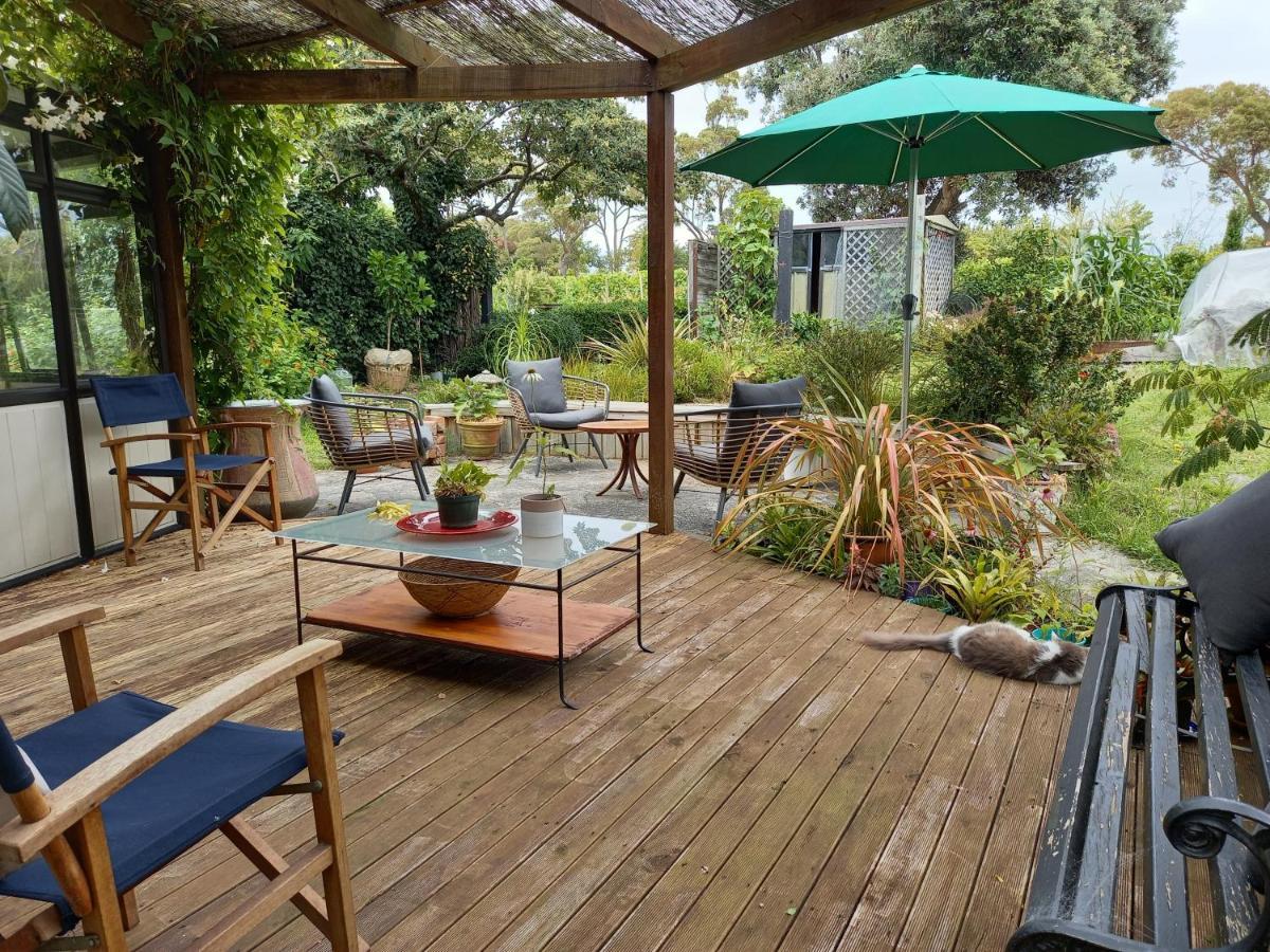 Birds Eyes Te Awanga Bed & Breakfast ภายนอก รูปภาพ