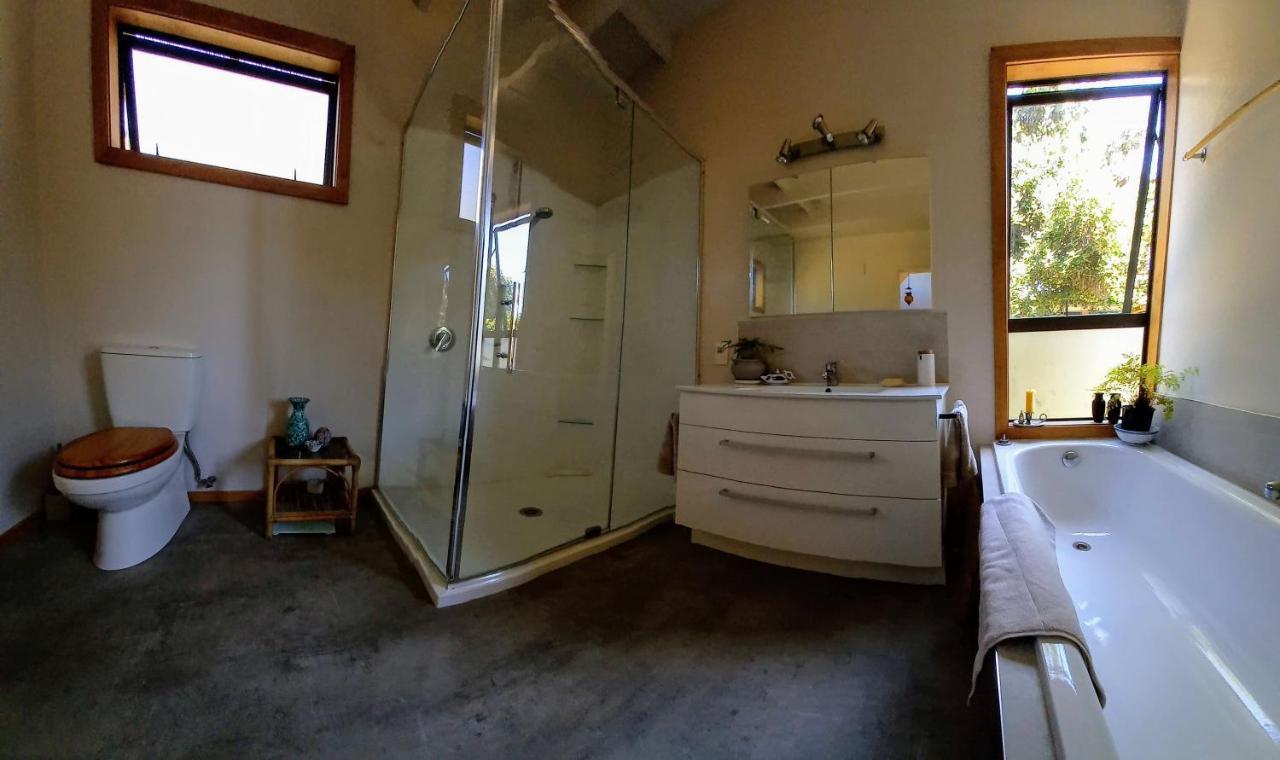 Birds Eyes Te Awanga Bed & Breakfast ภายนอก รูปภาพ